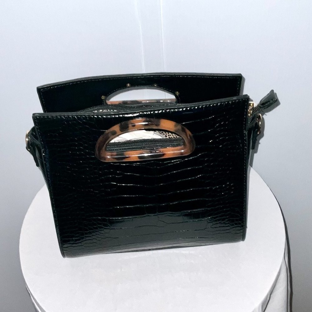 Crocodile Print Cut-out Handle Medium Satchel Black( New)